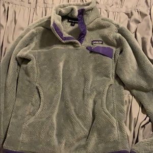 Grey Patagonia pullover
